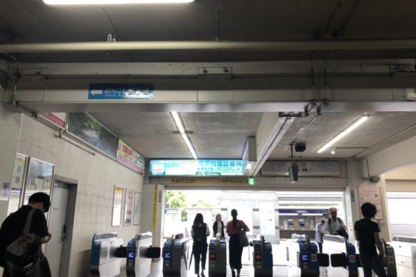 山科駅前店改札を出ます。