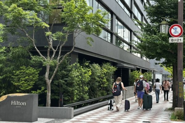 三条河原町店（チケット専門）そのまま通りを直進します。